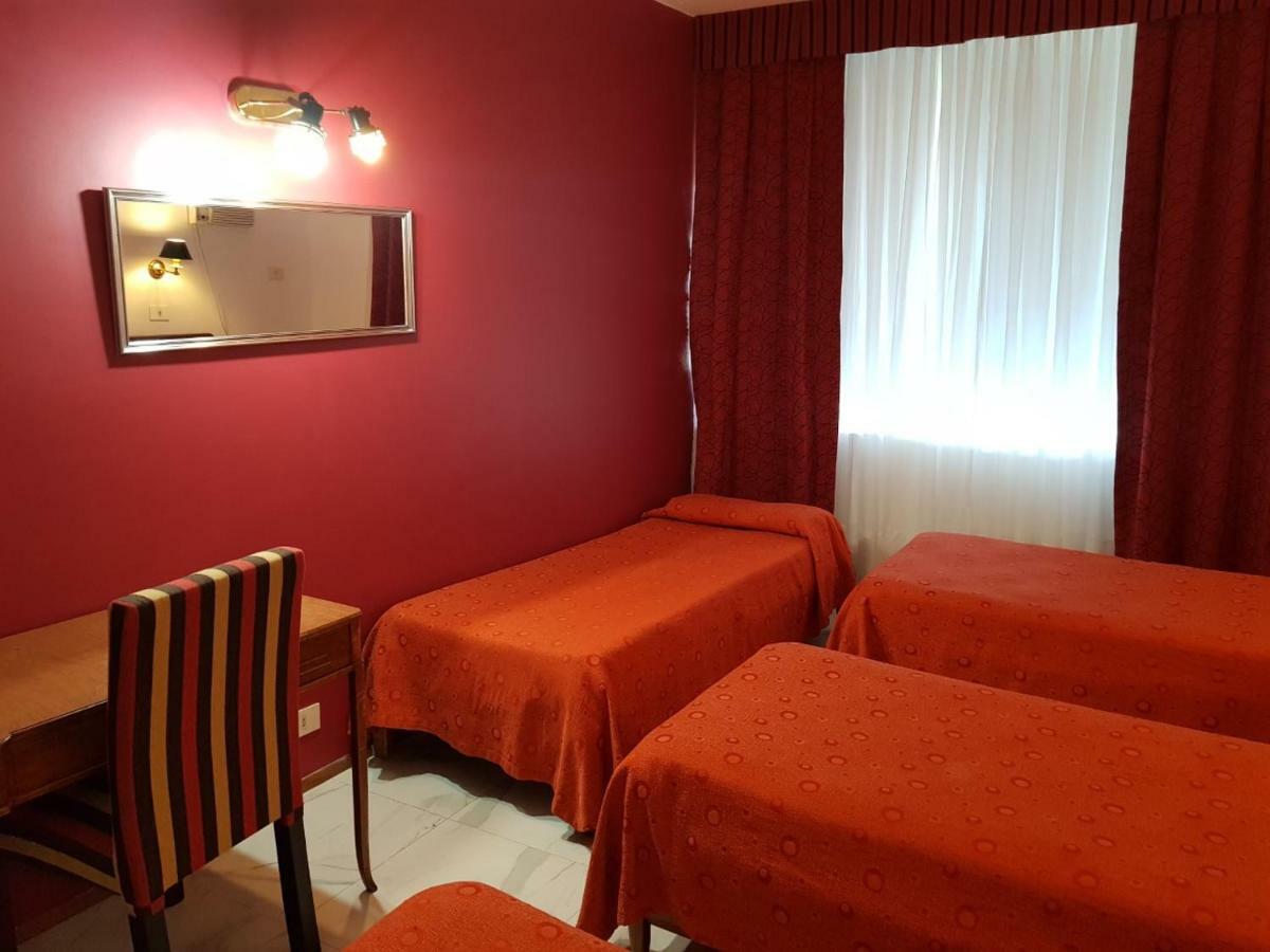 Hotel Tres Sargentos Buenos Aires Exterior photo